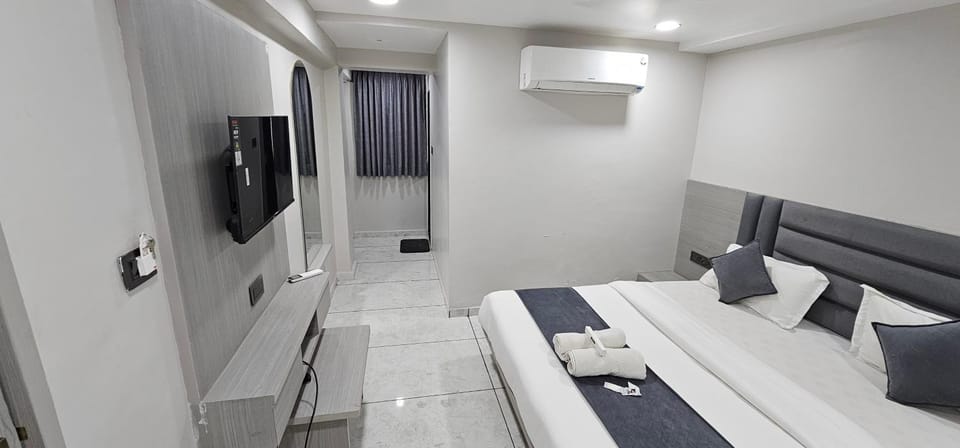 Communal lounge/ TV room, TV and multimedia, Living room, Seating area, Evening entertainment, towels