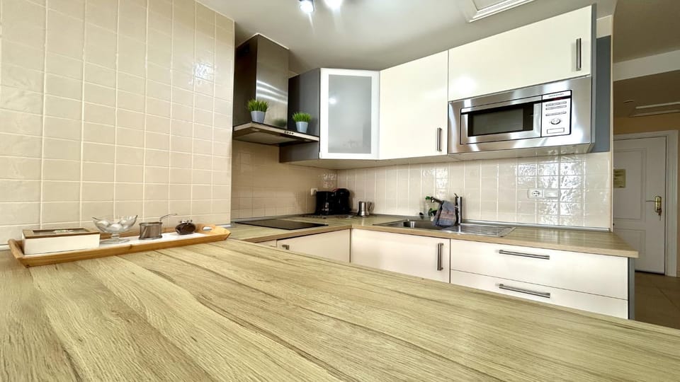 Kitchen or kitchenette, kitchen