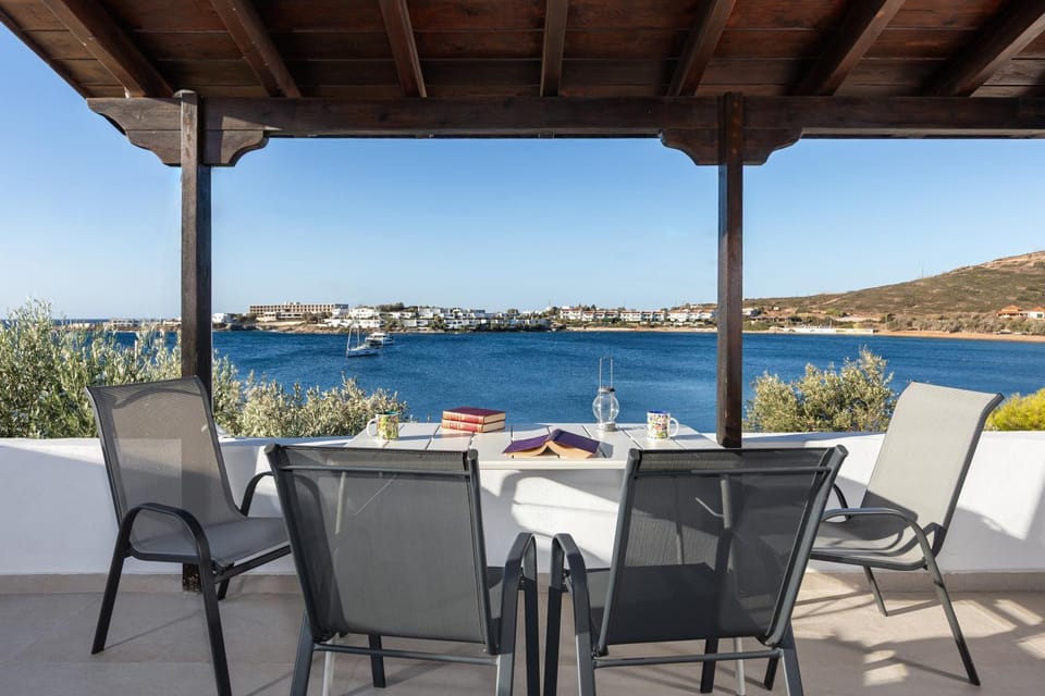 Natural landscape, View (from property/room), Balcony/Terrace, Balcony/Terrace, Seating area, Dining area, Sea view