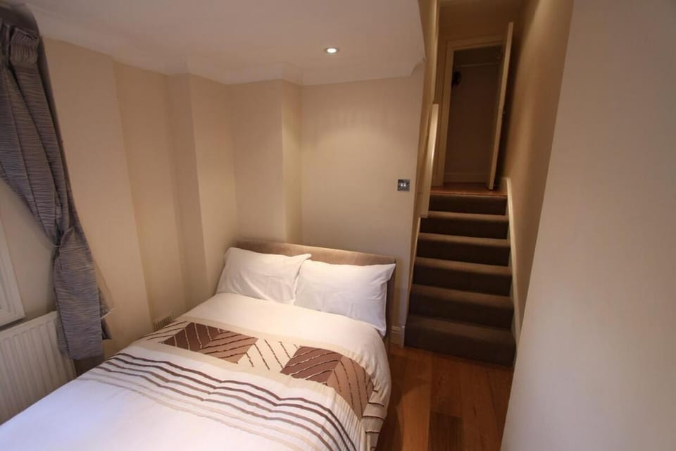 2 Bed Apartment Notting Hill Apartment in City of Westminster