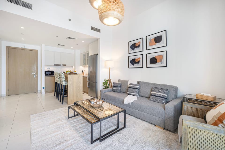 Modern Creekside 1BR Near Dubai Mall & Downtown Apartment in Dubai