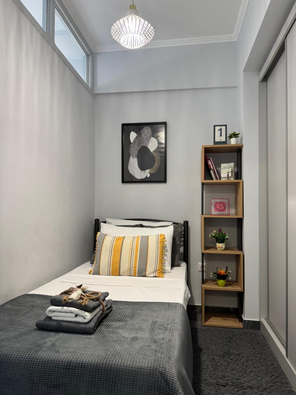 Inu # Wait Fresh and New Apartment in Thessaloniki