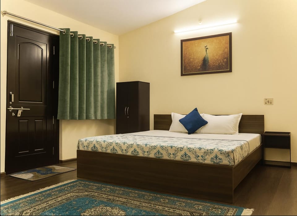 Photo of the whole room, Bedroom