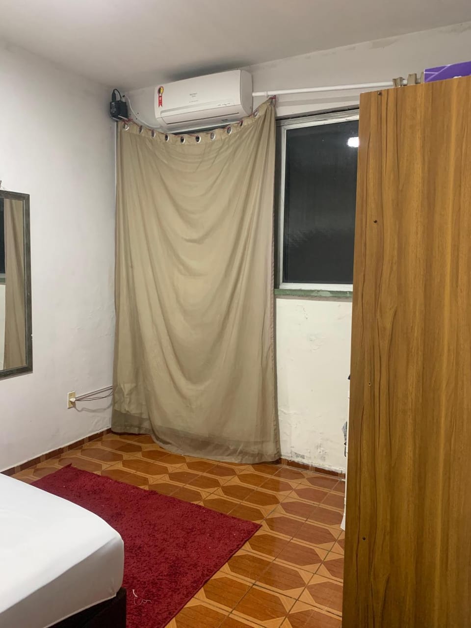 Bedroom, wardrobe, air conditioner