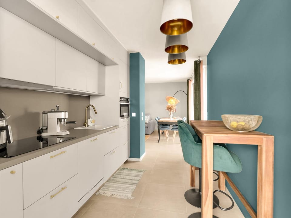 Coffee/tea facilities, Kitchen or kitchenette, minibar, toaster, air conditioner