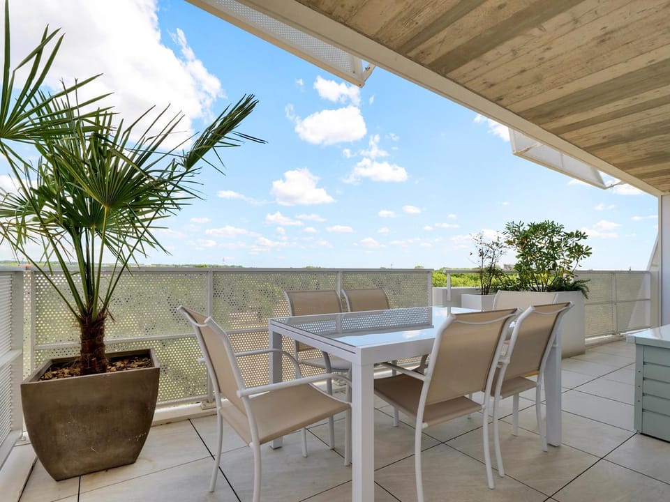 Patio, Day, View (from property/room), Balcony/Terrace, Dining area