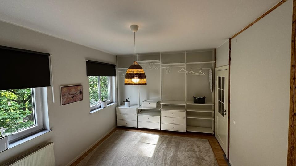 Bedroom, wardrobe