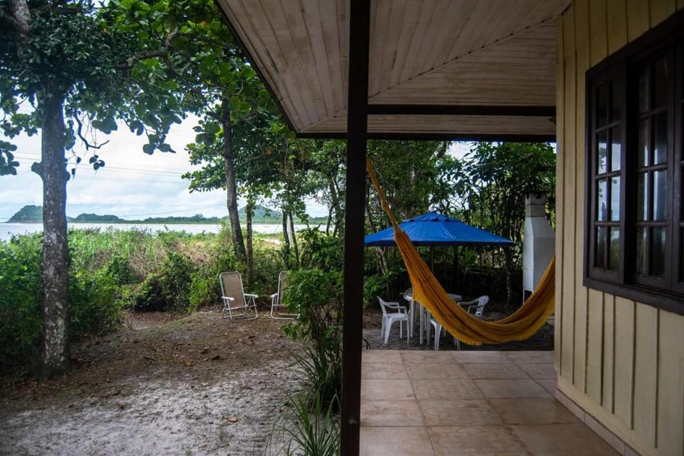 Casa charmosa e pé na areia na Ilha do Mel - Nova Brasília House in State of Paraná