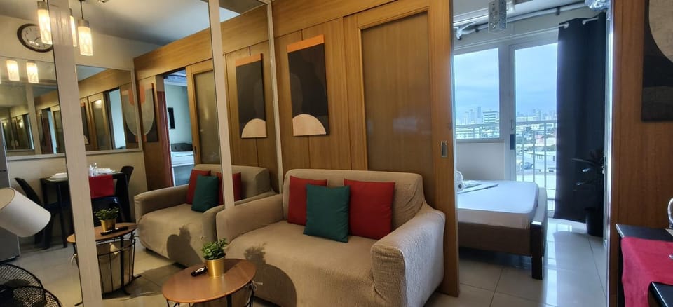 Homey Stays with fast WiFi near MOA by One Guest Place Apartment in Pasay