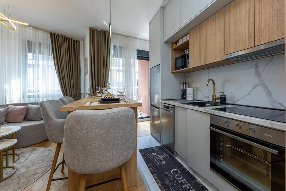 Kitchen or kitchenette, Living room, Seating area, Dining area, oven