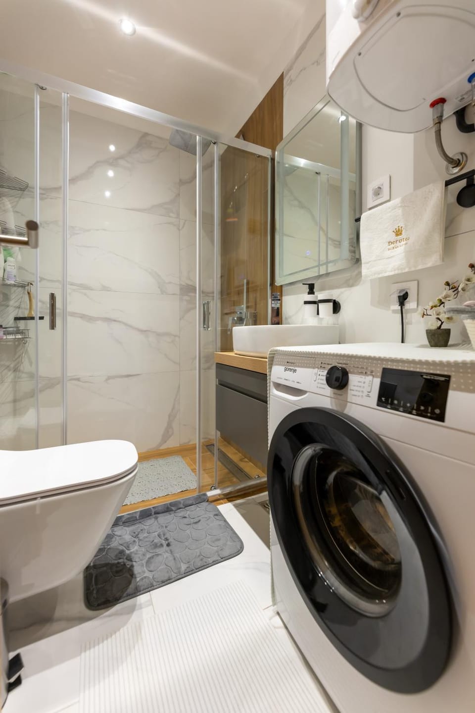 Toilet, Bathroom, washing machine