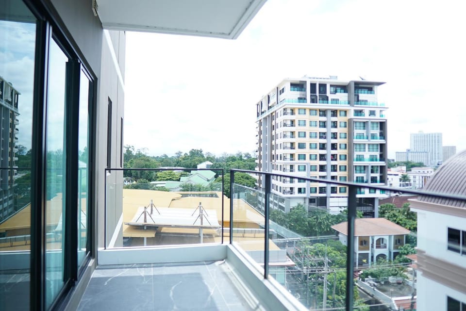 The Astra Sky River 100sqm 3bedrooms 2bathroom Infinity Pool Community Apartment in Chiang Mai
