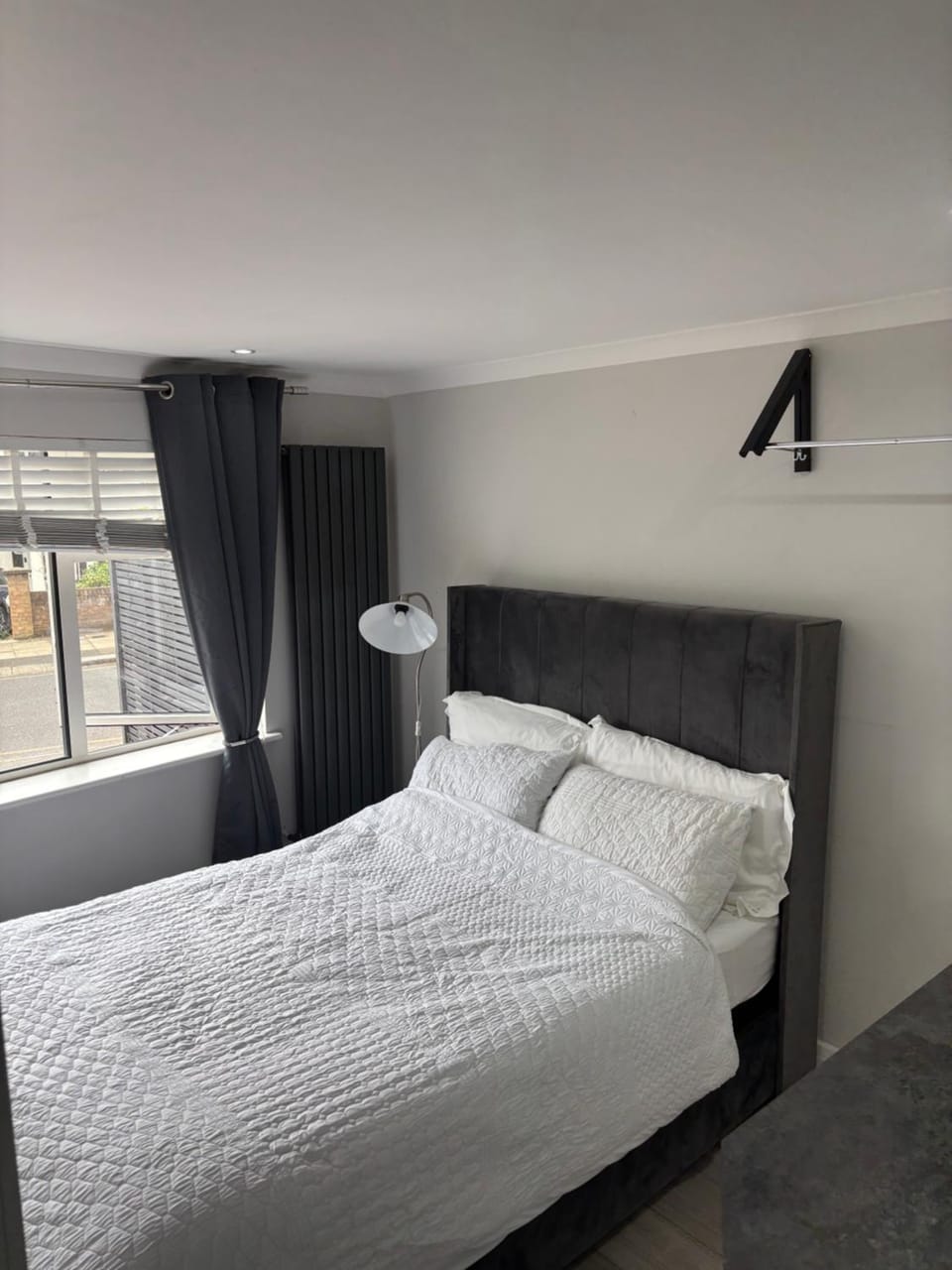 Umazis Bespoke Properties- The Hyde Apartment in Edgware