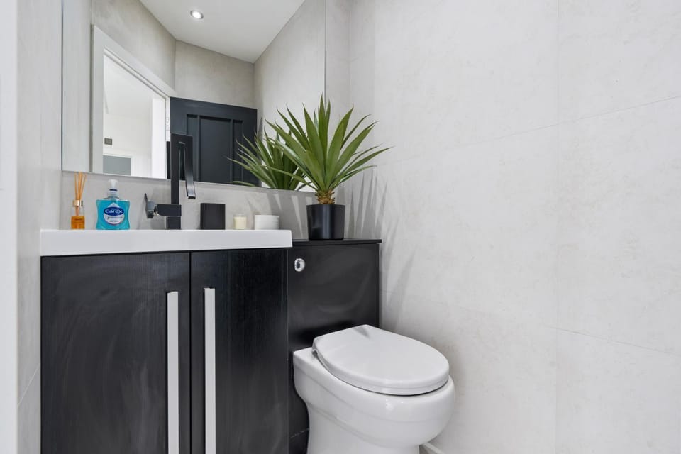 Toilet, Bathroom