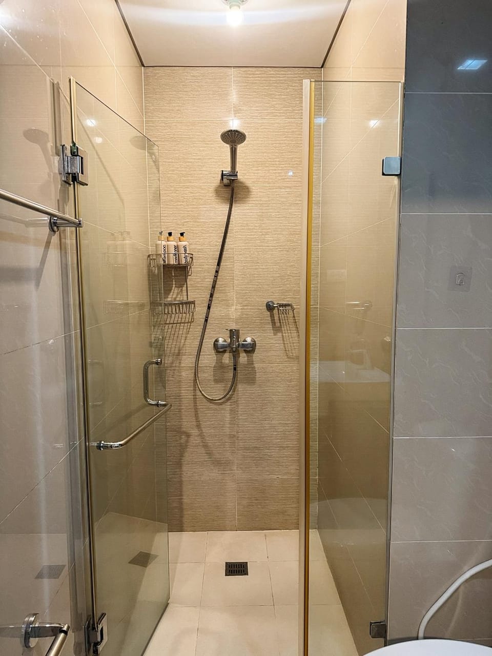 Kai cabins NAIA 3 walking distance Newport City Pasay Cabin in Pasay
