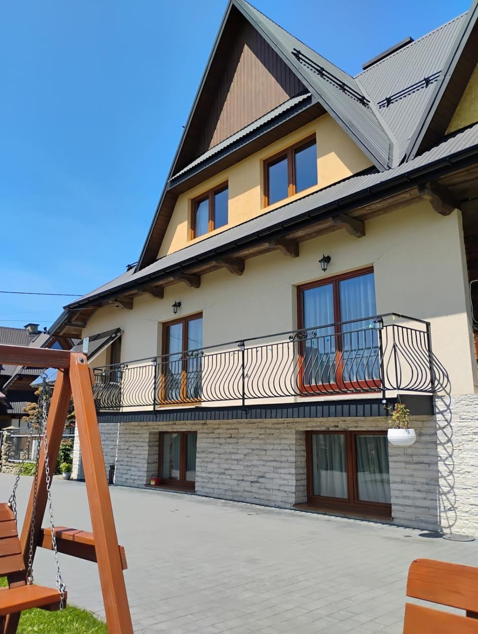 Property building, Day