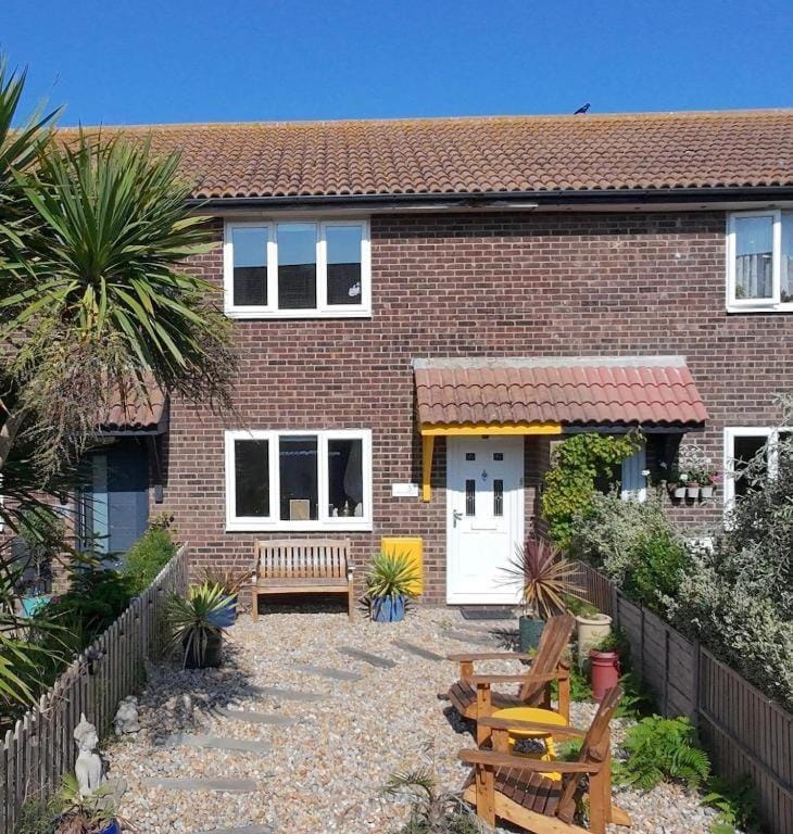 The Sand Dunes 2 minutes walk from sandy beach sleeps 6 House in Camber
