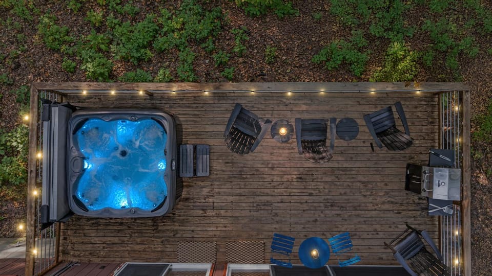 Patio, Natural landscape, BBQ facilities, Hot Tub