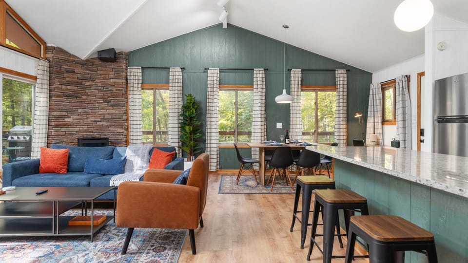 Kitchen or kitchenette, Living room, Seating area, Dining area, fireplace