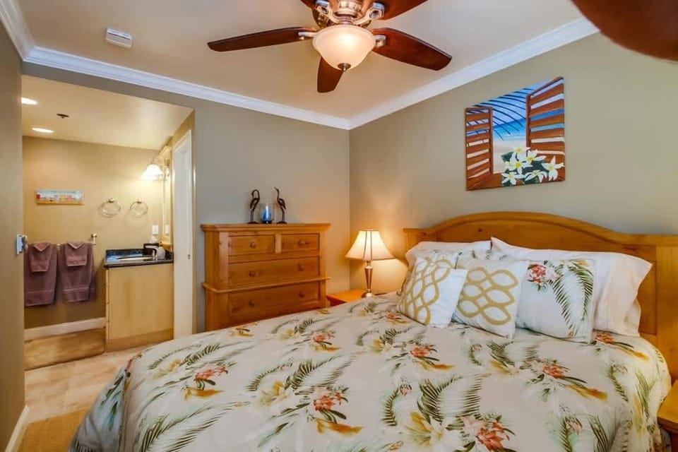 Bayside Gem - Beachfront - Vibrant - Ocean Breeze House in Mission Beach
