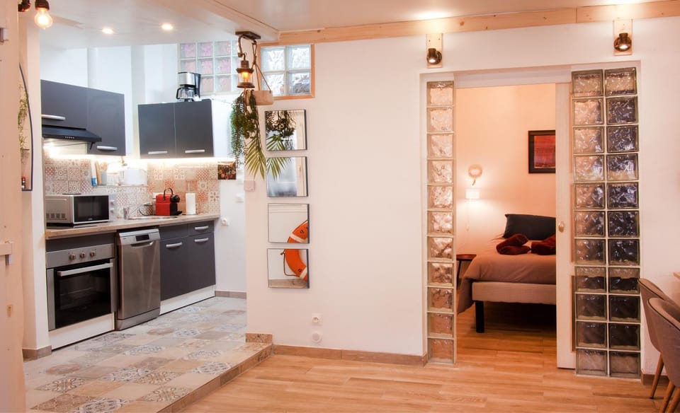 Kitchen or kitchenette, Photo of the whole room, Dining area, Bedroom, dishwasher, oven, stove