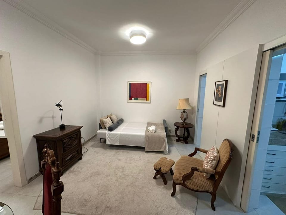 Bed, Living room