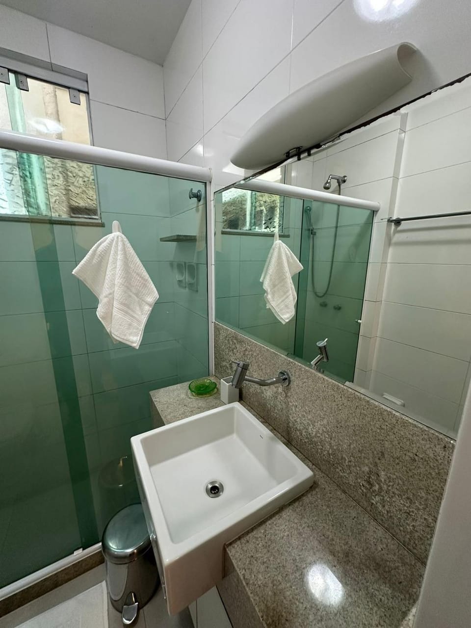 Shower, Bathroom, towels