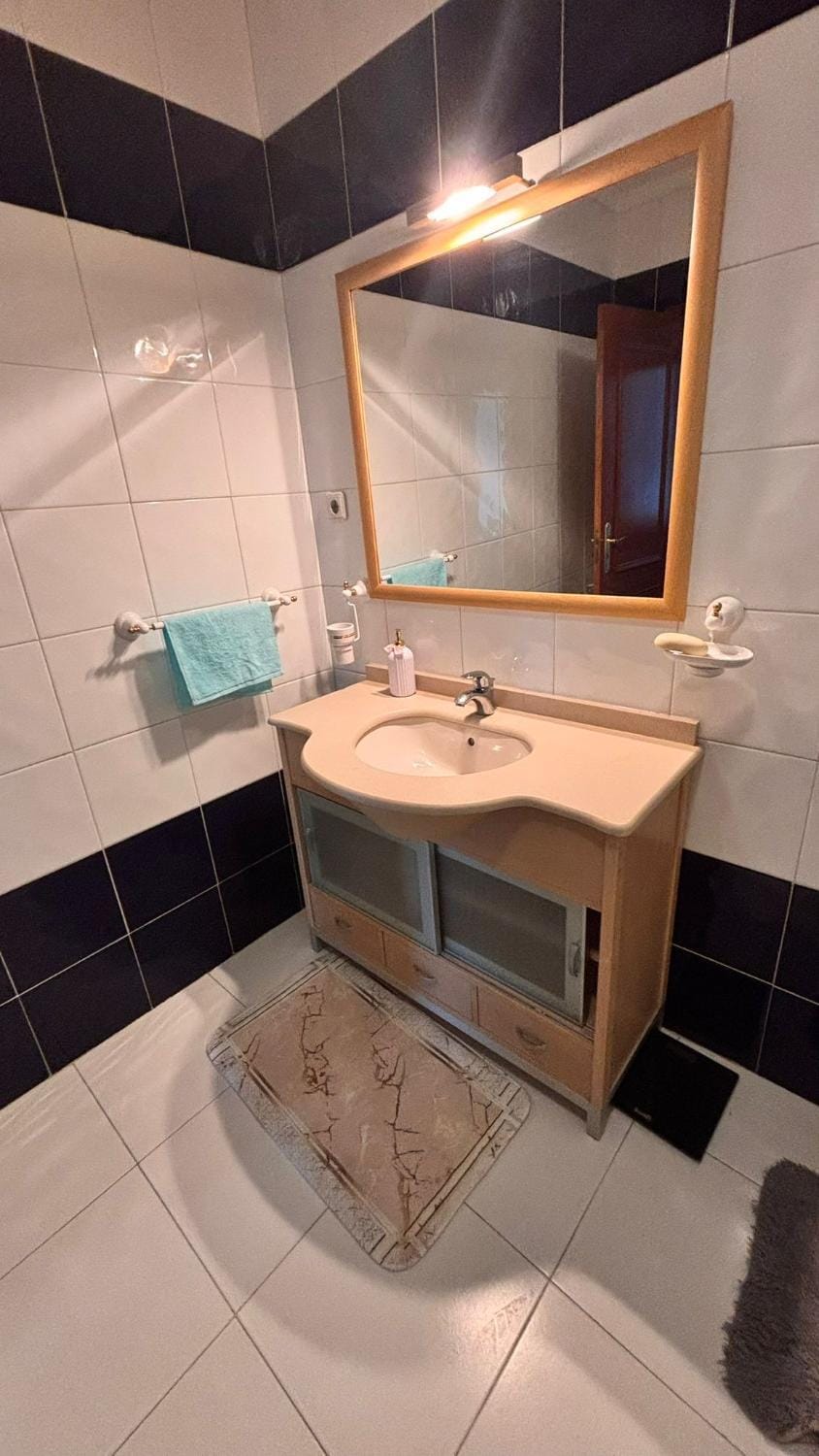 Quarto com varanda no centro de viseu Vacation rental in Portugal