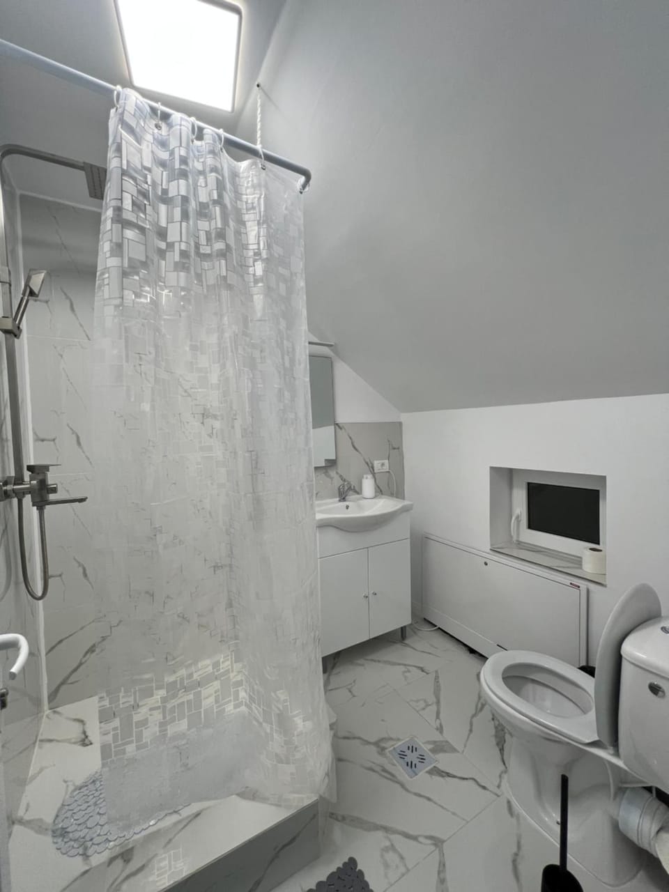 Shower, Toilet, Bathroom
