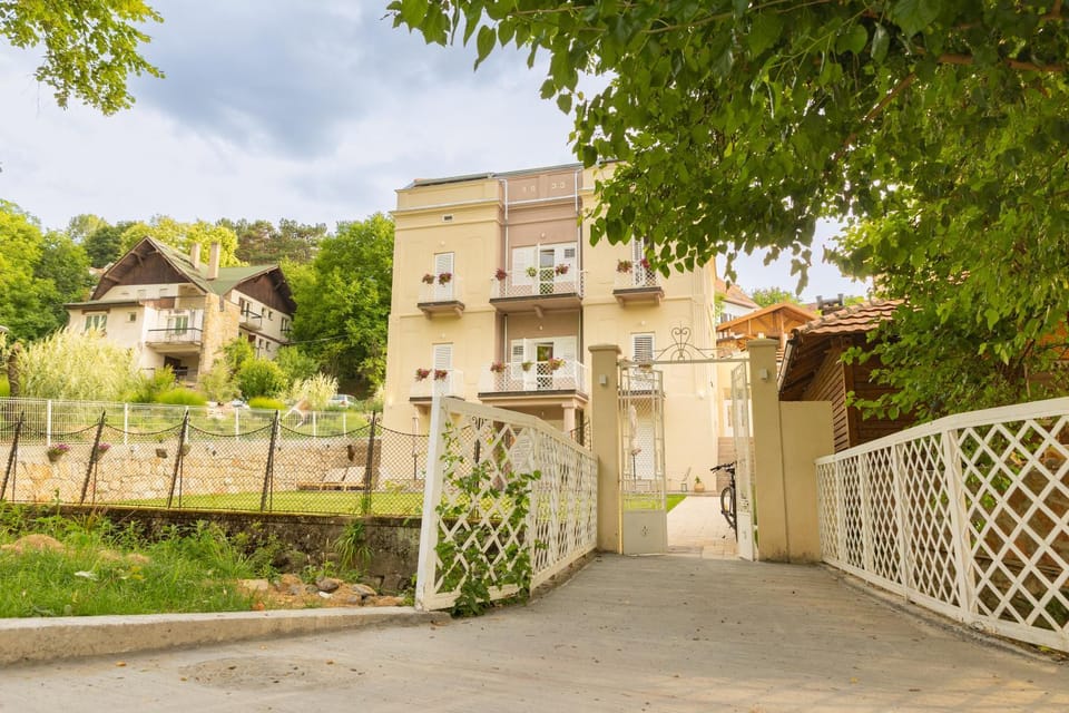 Property building, Garden, Garden view
