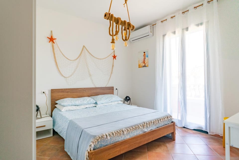 Bed, Photo of the whole room, Bedroom, air conditioner