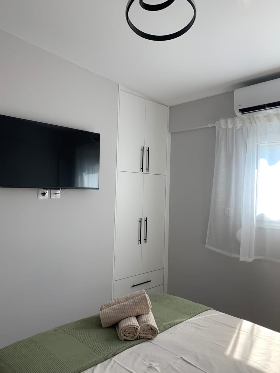 Bed, TV and multimedia, Bedroom, air conditioner
