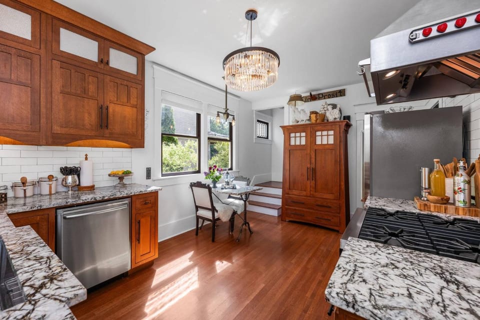 Kitchen or kitchenette, Food and drinks, Food, kitchen