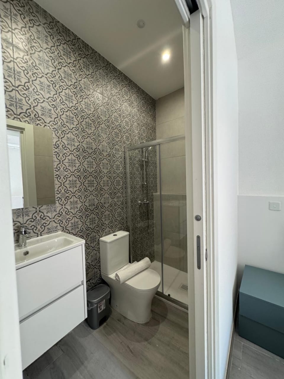 Shower, Toilet, Bathroom
