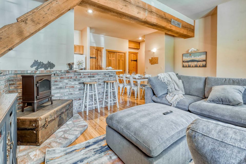 Cozy Private Ranch Cabin Whistle Lake Sleeps 6 Cabin in Anacortes