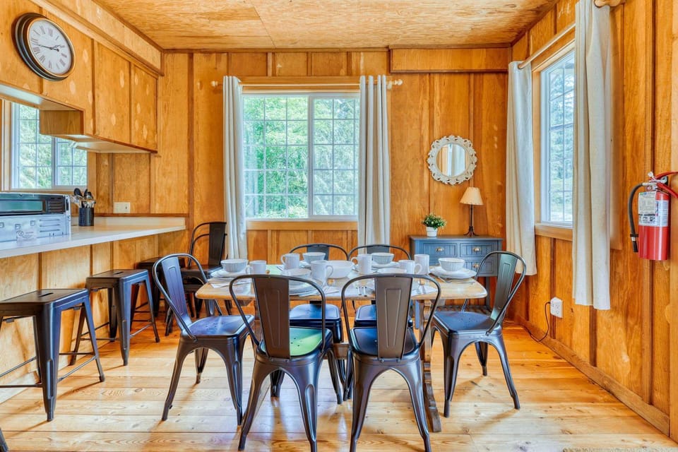 Off-Grid Bungalow Cabin Private Ranch Sleeps 8 Cabin in Anacortes