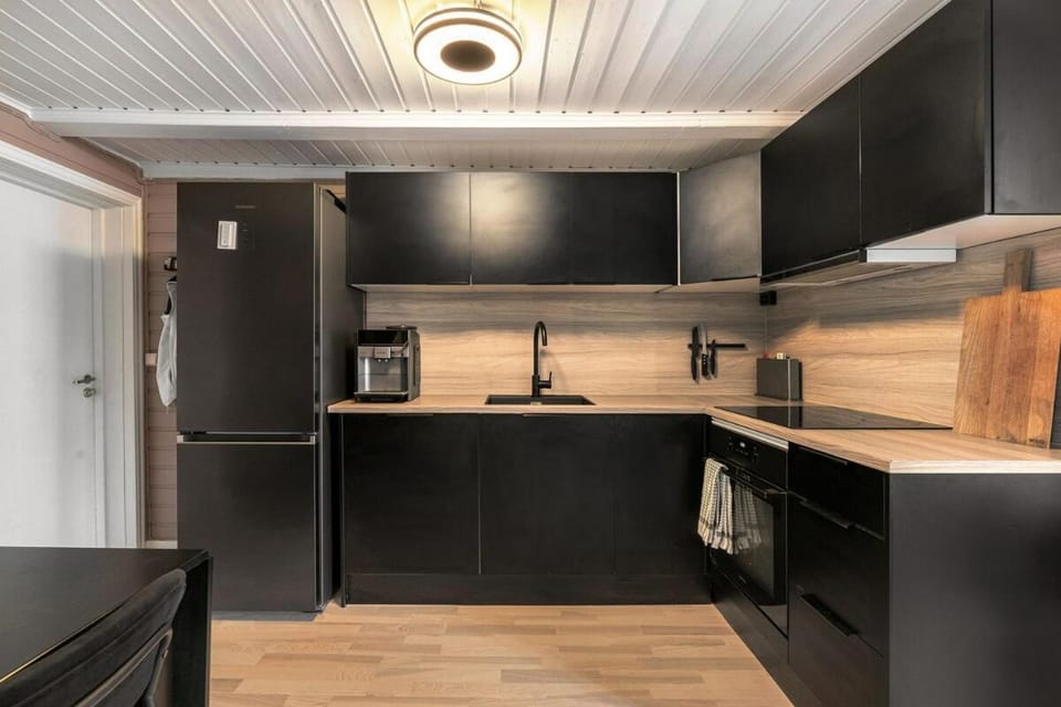 Red Polar House Apartment in Tromso