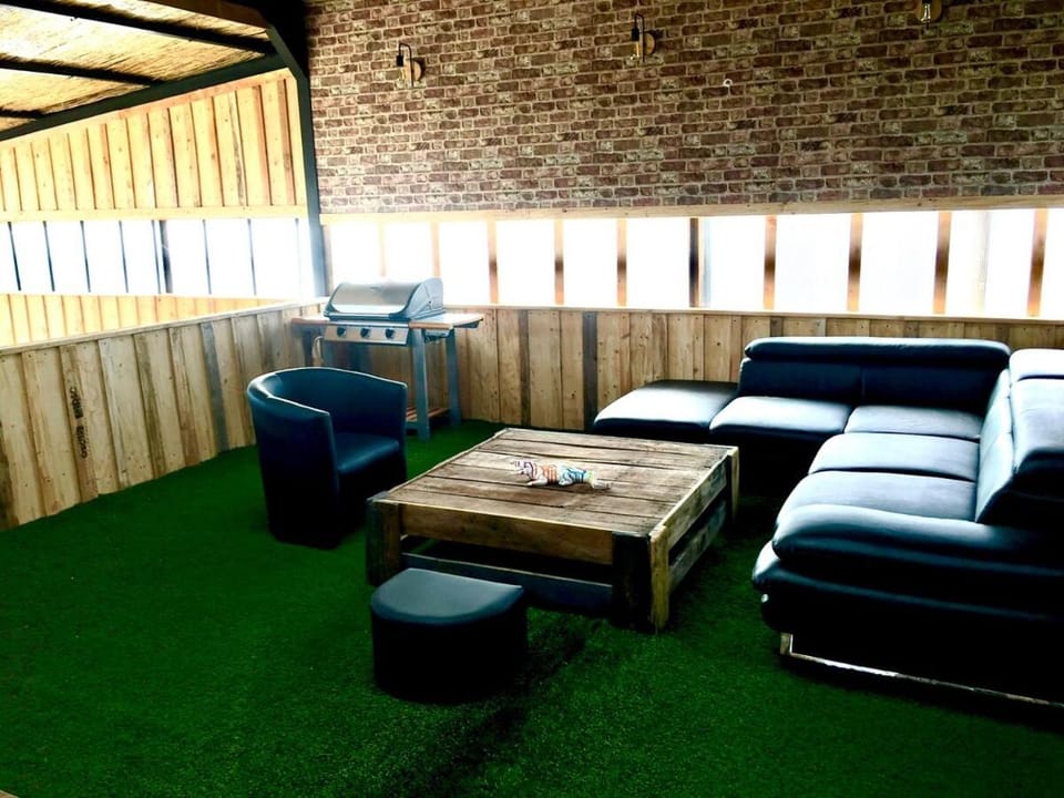Loft géant au calme proche gare du Mans et 10 min circuit House in Le Mans