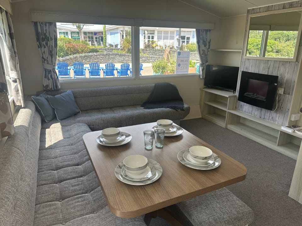 Ty - Bach Campground/ 
RV Resort in Wales