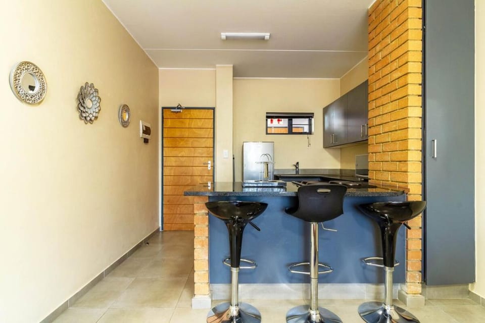 AlimamaSpaces Bonitos Waterfall Ridge Apartment in Sandton