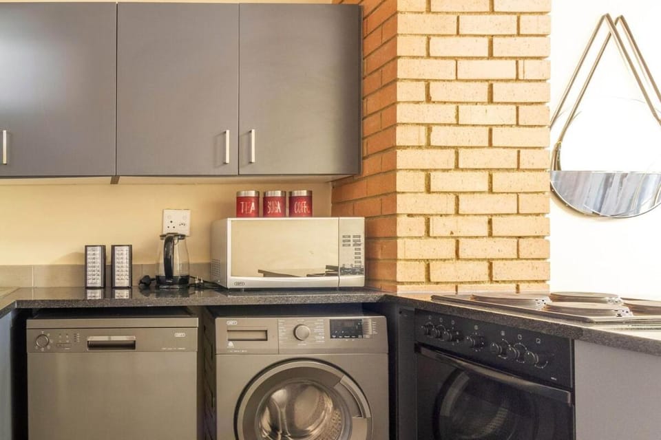 AlimamaSpaces Bonitos Waterfall Ridge Apartment in Sandton