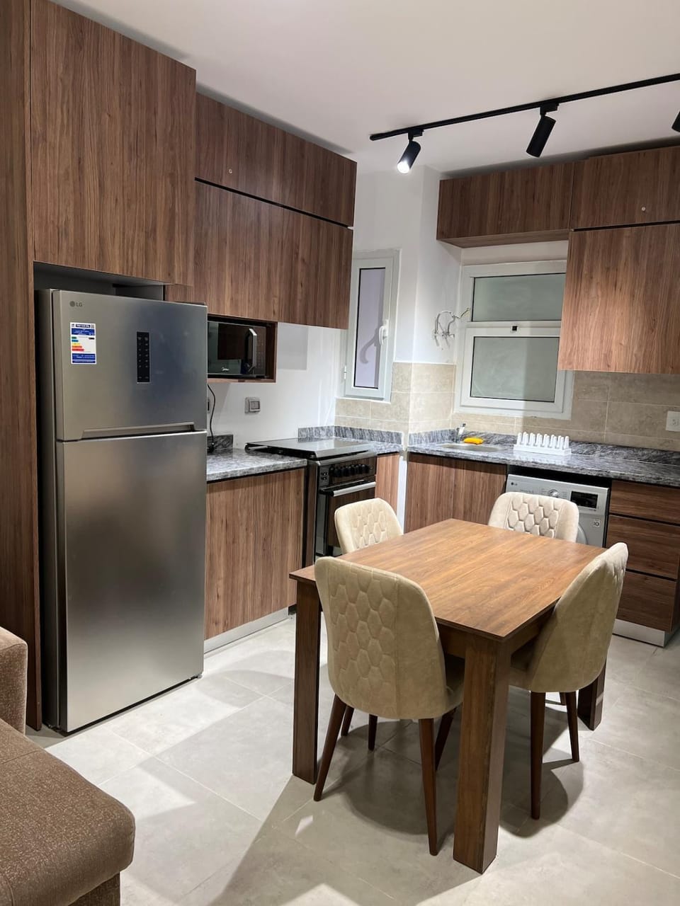 Kitchen or kitchenette, Dining area, oven, stove