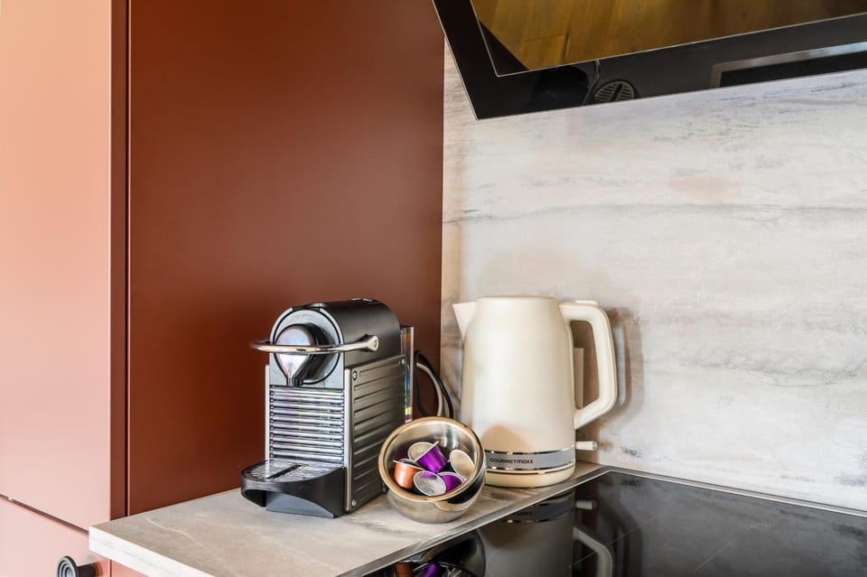 Coffee/tea facilities, toaster