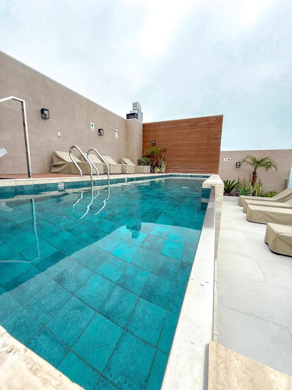 Swimming pool, Swimming pool