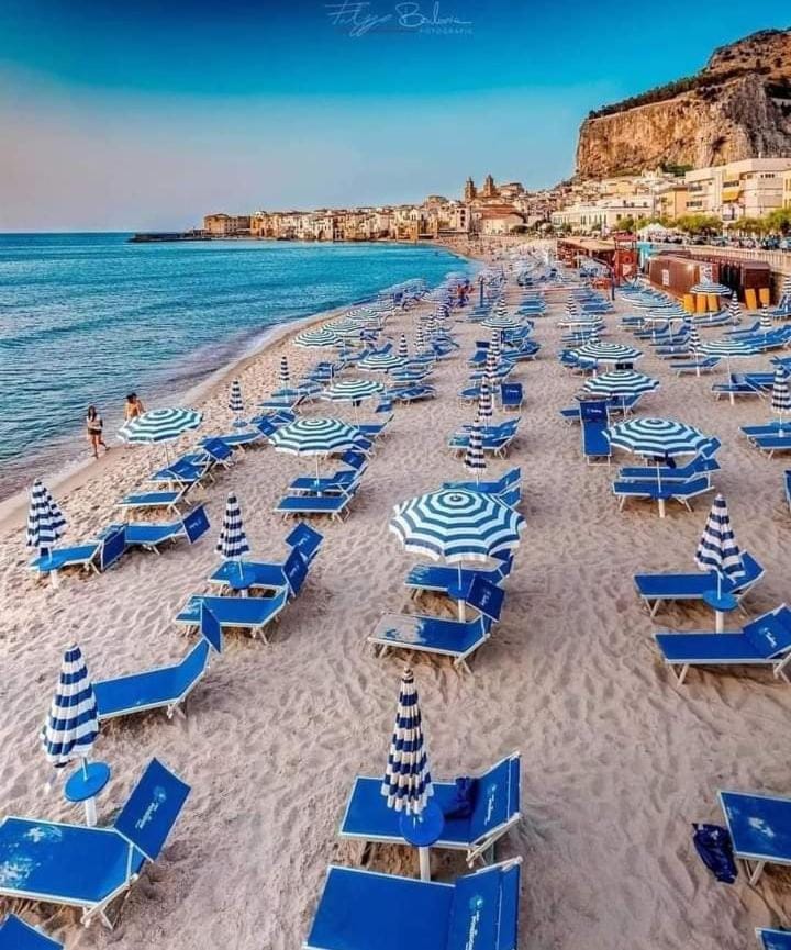 Apartment in Villa Sea Horizon Sand Beach House in Cefalu