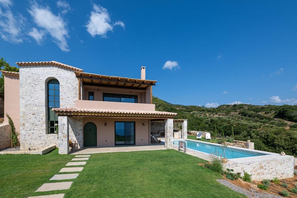 Property building, Day, Natural landscape, Swimming pool