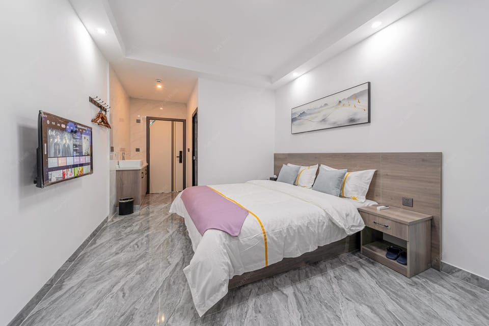 Bed, Photo of the whole room, Bedroom