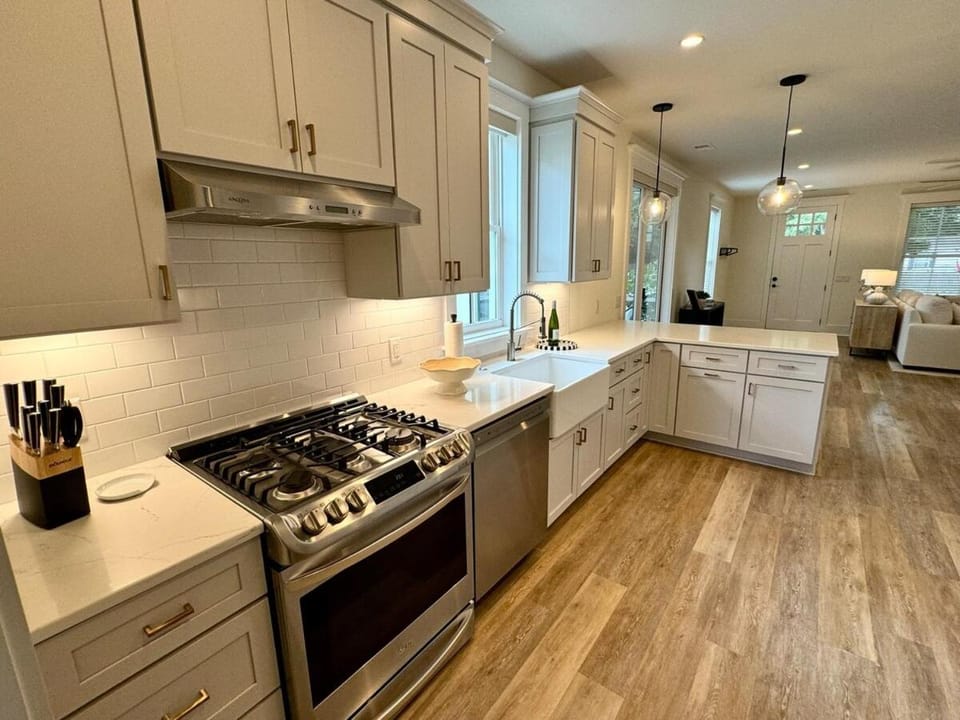 Wharf Street Coastal Escape - 3BR Old Town Luxury House in Bluffton