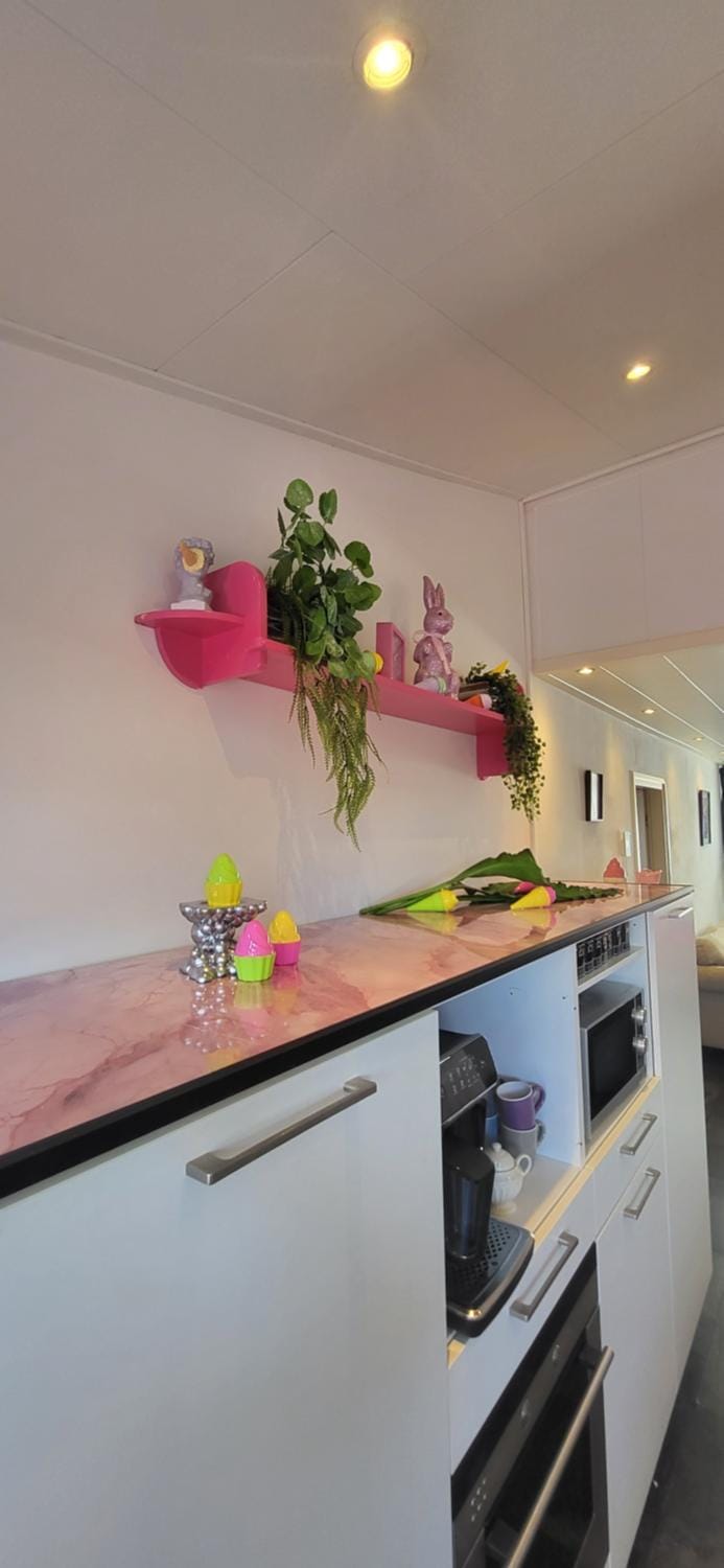 Coffee/tea facilities, kitchen