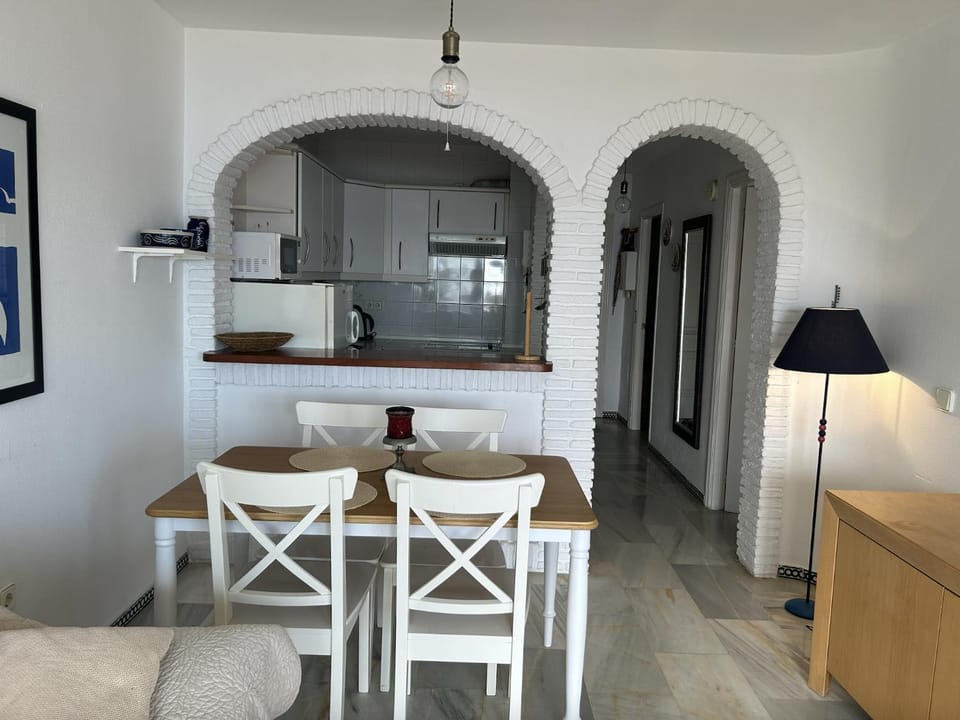 Kitchen or kitchenette, Dining area, Dinner, Dinner, kitchen, kitchen